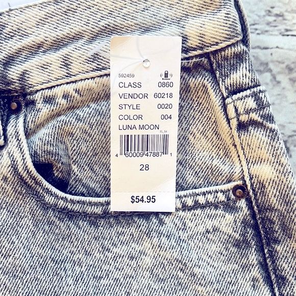 NWT. Pacsun women’s high rise straight stone washed jeans - Picture 3 of 4